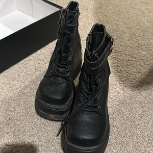 (DEMONIA) Black Shaker-52 Platform Boots- Size 7